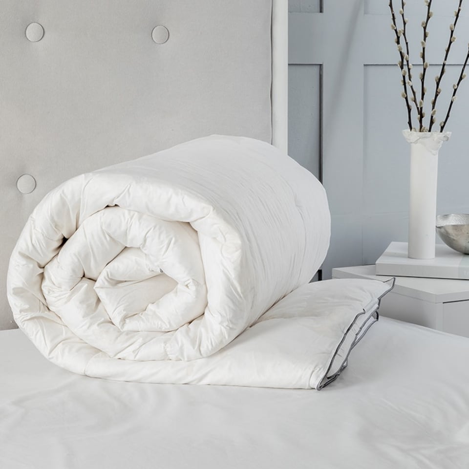 image 1 of Luxury 13.5 Tog Duck Feather And Down Duvet 100% Cotton Cover Super King White