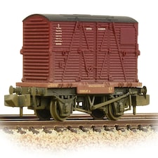 Graham Farish Conflat Wagon & BD Crimson Container BR Bauxite Wthrd