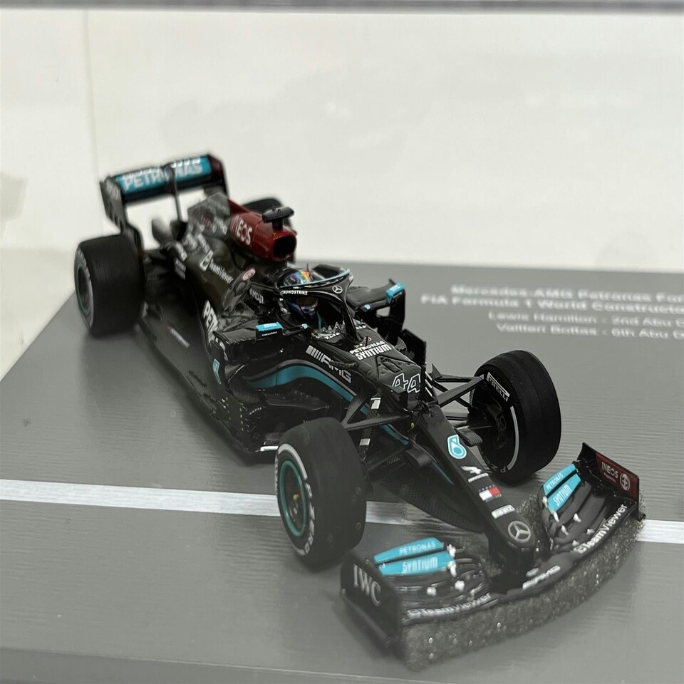 image 1 of Lewis Hamilton and Valtteri Bottas Mercedes F1 World Constructors Champions 2021 1:43 Spark S7860