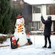 image 7 of Outsunny Blow Up Christmas Inflatables with Flashing Projector Light