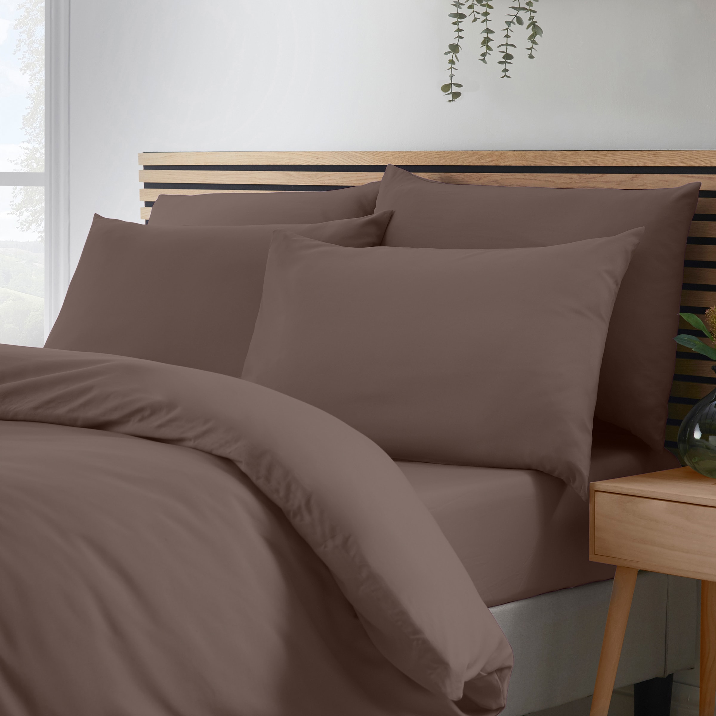 Catherine Lansfield So Soft Non Iron Pillow case with envelope closure 4 Pack in Chocolate | Size: Standard Pillow Case