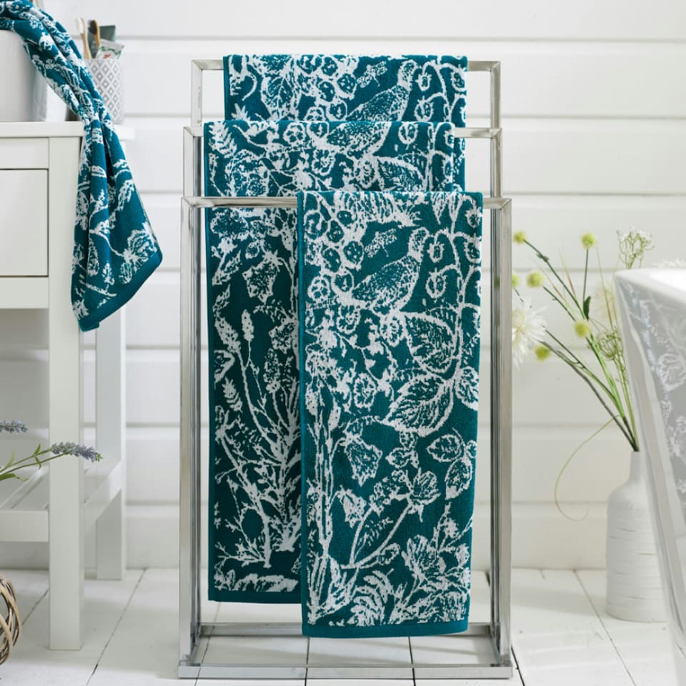 image 1 of Secret Garden Yarn Dyed Jacquard 100% Cotton Towels 550gsm Green | Sage | Hand towel