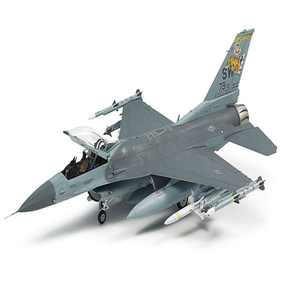 Tamiya Lockheed Martin F-16 CJ Fighting Falcon w/Eqpt (1:72 Scale)