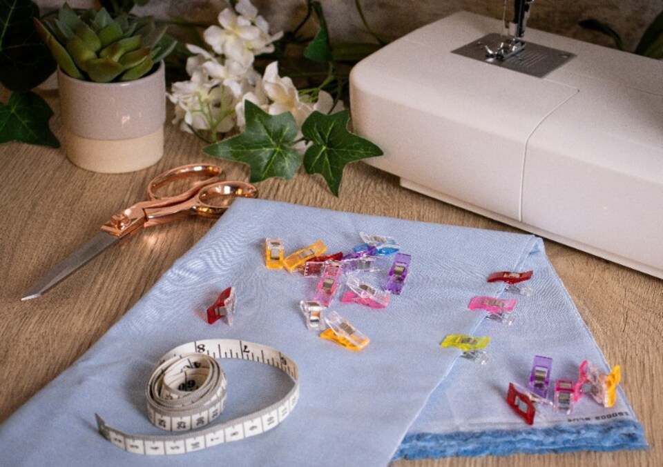 image 1 of Milward Quilters Clips - 60 Bright Neon Fabric & Sewing Clips with Seam Guides, Safer than Pins