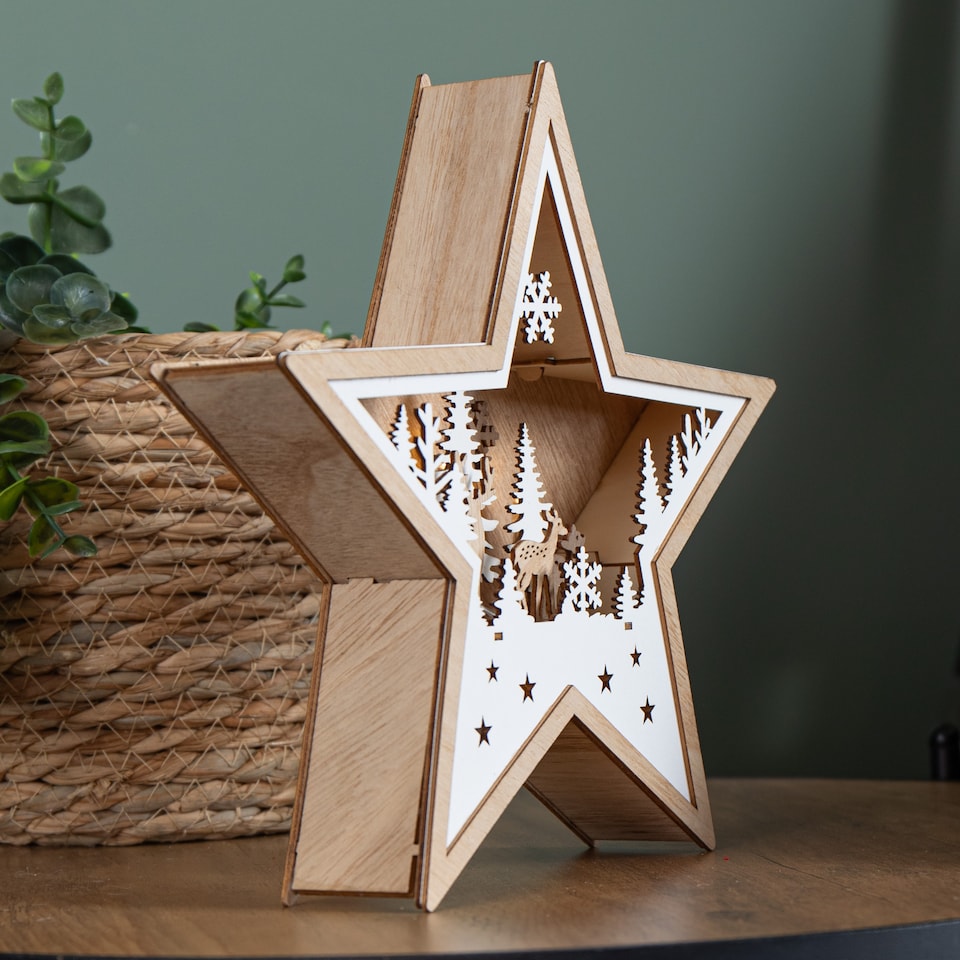 image 1 of 23cm Battery Operated Wooden Star Shape Woodland Scene Christmas Decoration