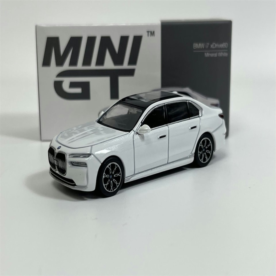 image 1 of BMW i7 xDrive60 Mineral White RHD 1:64 Mini GT MGT00819R