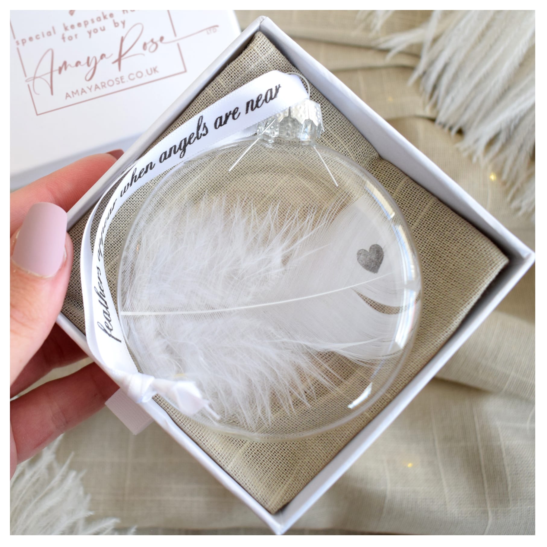 Amaya Rose Ltd In Memory Heart Stamp Round Feather Bauble Memorial Keepsake Gift in Clear