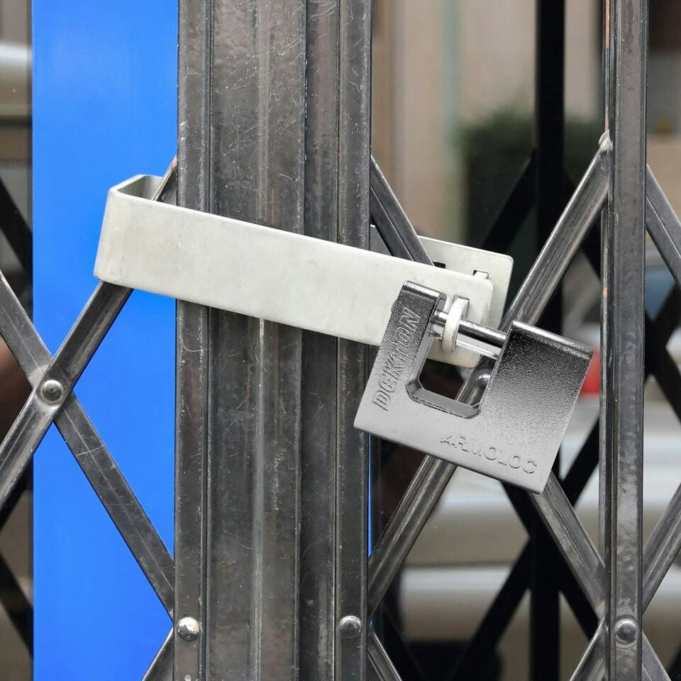 image 1 of Armoured Steel Shackle Padlock From Dekton 3 Keys High Security 7* 80mm Lock Silver