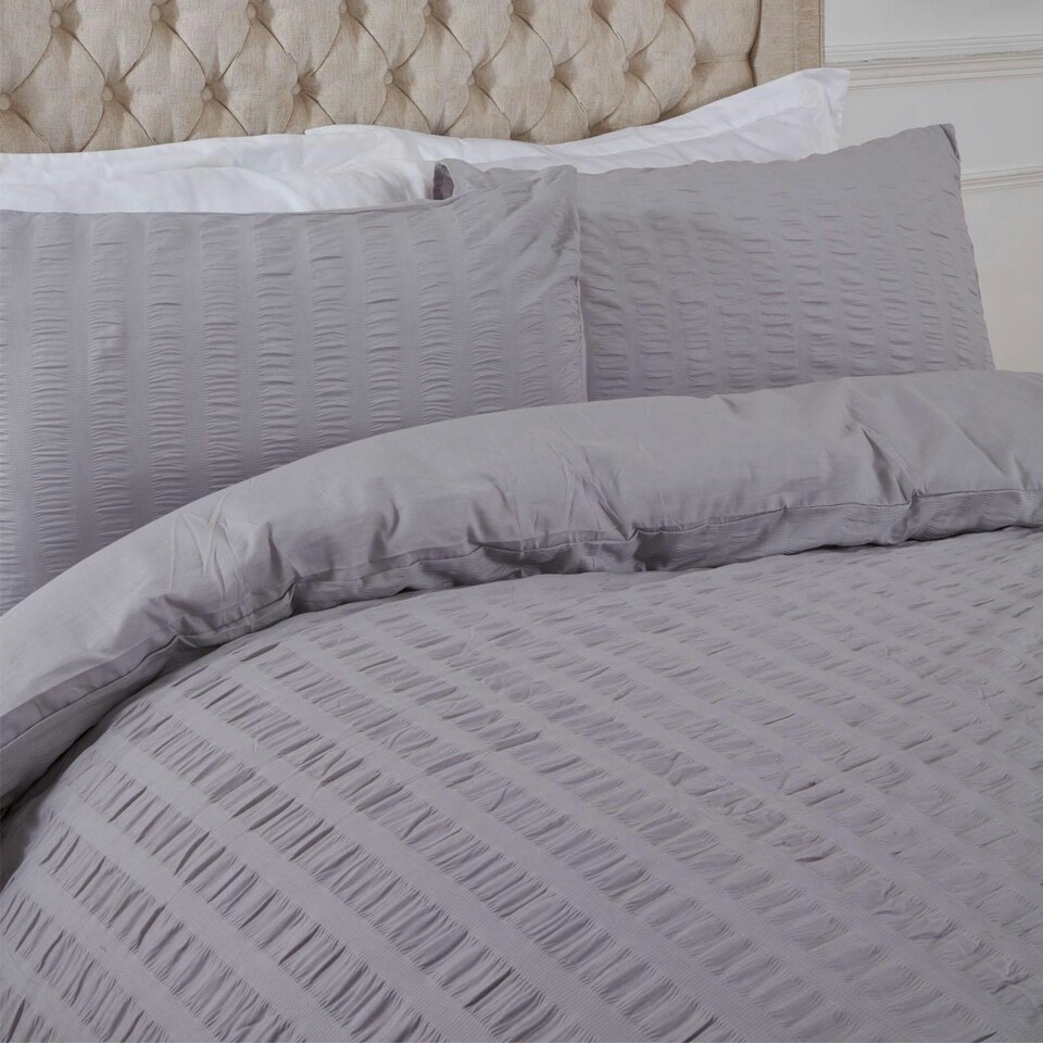 image 1 of OHS Seersucker Duvet Cover and Pillowcase Bedding Set, Super King - Silver
