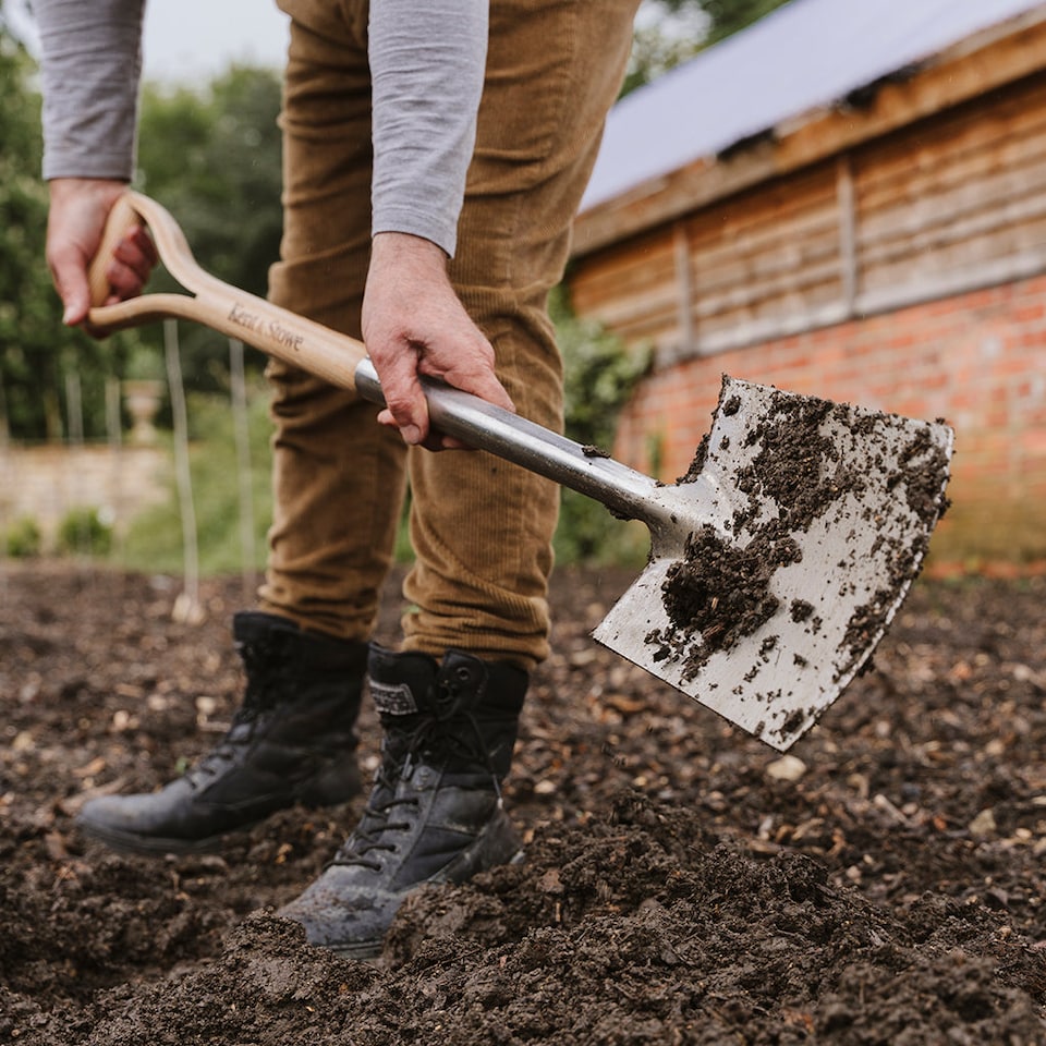 image 1 of Kent & Stowe Stainless Steel Digging Spade Rust Resistant FSC Certified For Gardening | Multi | 1 x Digging Spade | 1