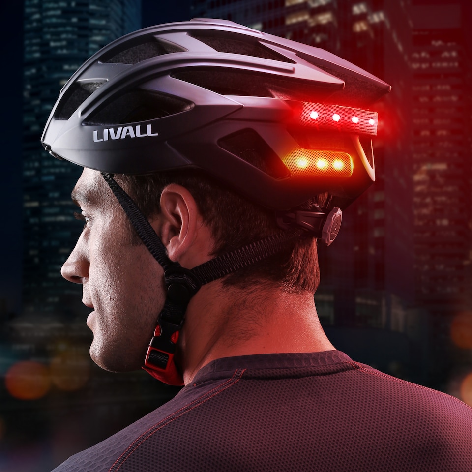 image 1 of BH60SE Smart Cycling Helmet - Black - 55-61cm
