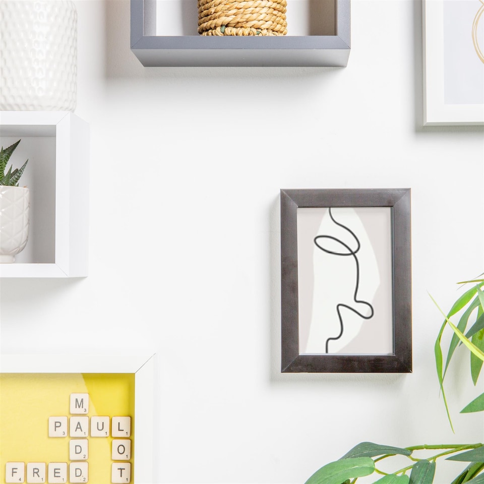 image 1 of Nicola Spring Photo Frame - 4" x 6" - Black