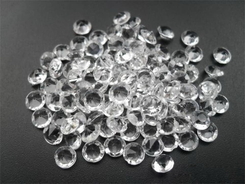 image 1 of 5000 Clear Diamond Confetti