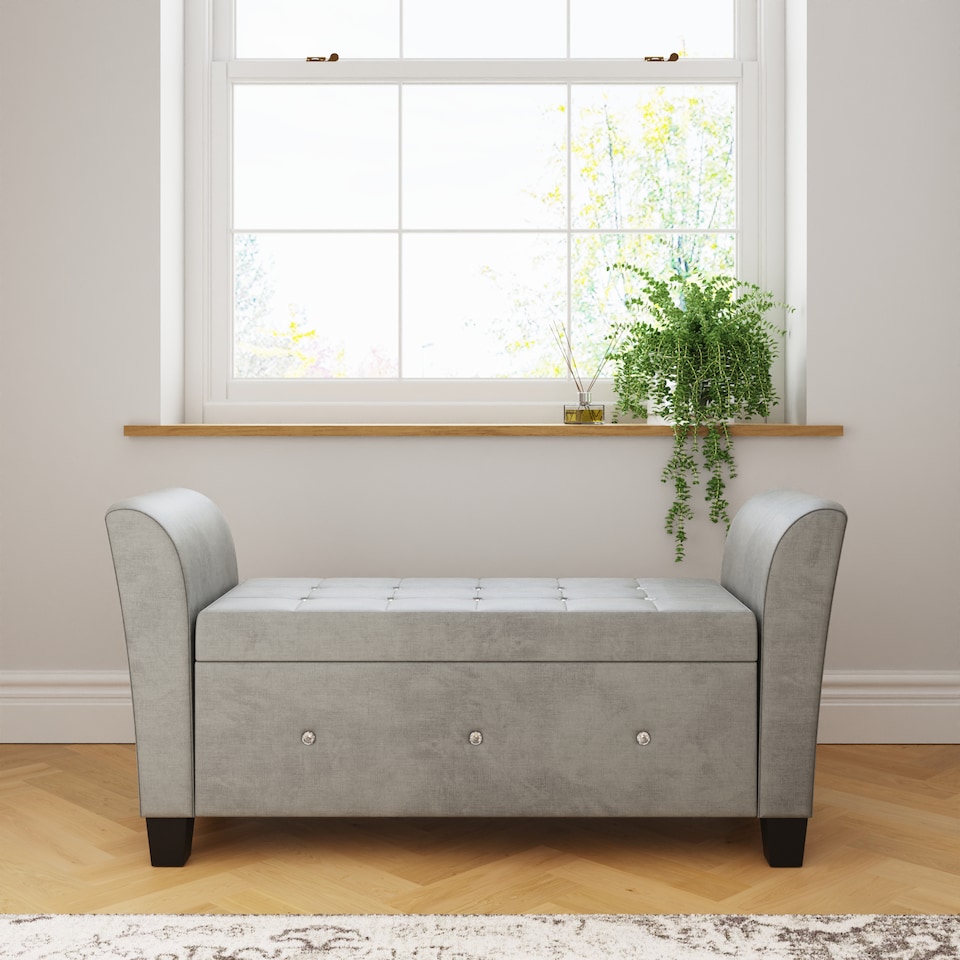 image 1 of Verona Diamante Window Seat
