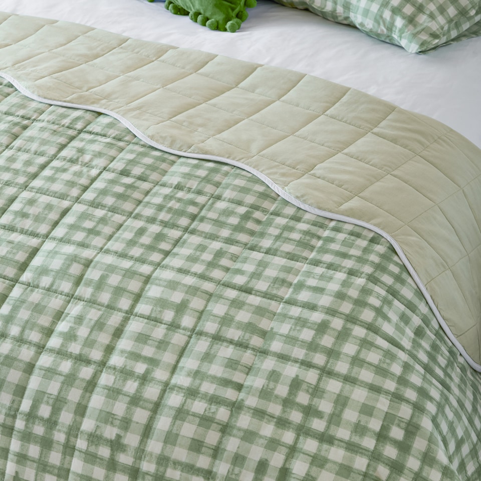 image 1 of Furn Scallop Quilted Bedspread