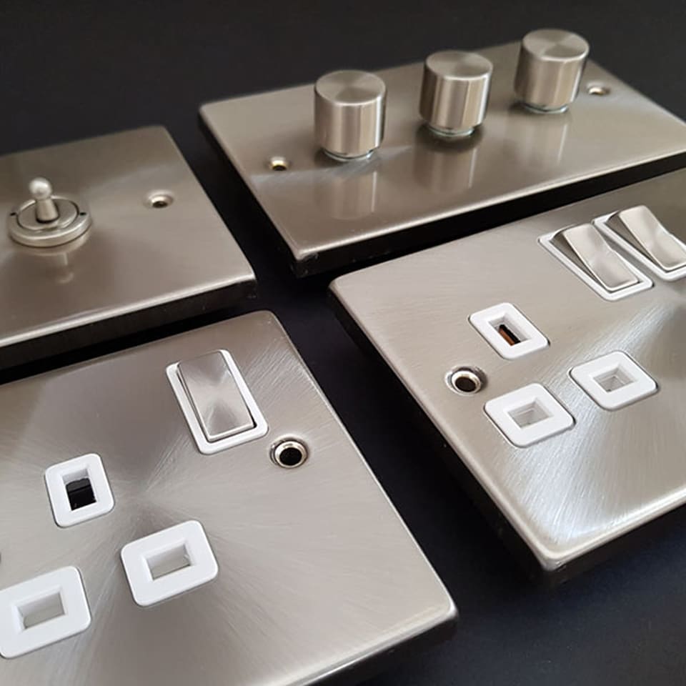 image 1 of SE HOME Satin Brushed Chrome 10A 1 Gang 2 Way Ingot Light Switch | Chrome | Satin Chrome