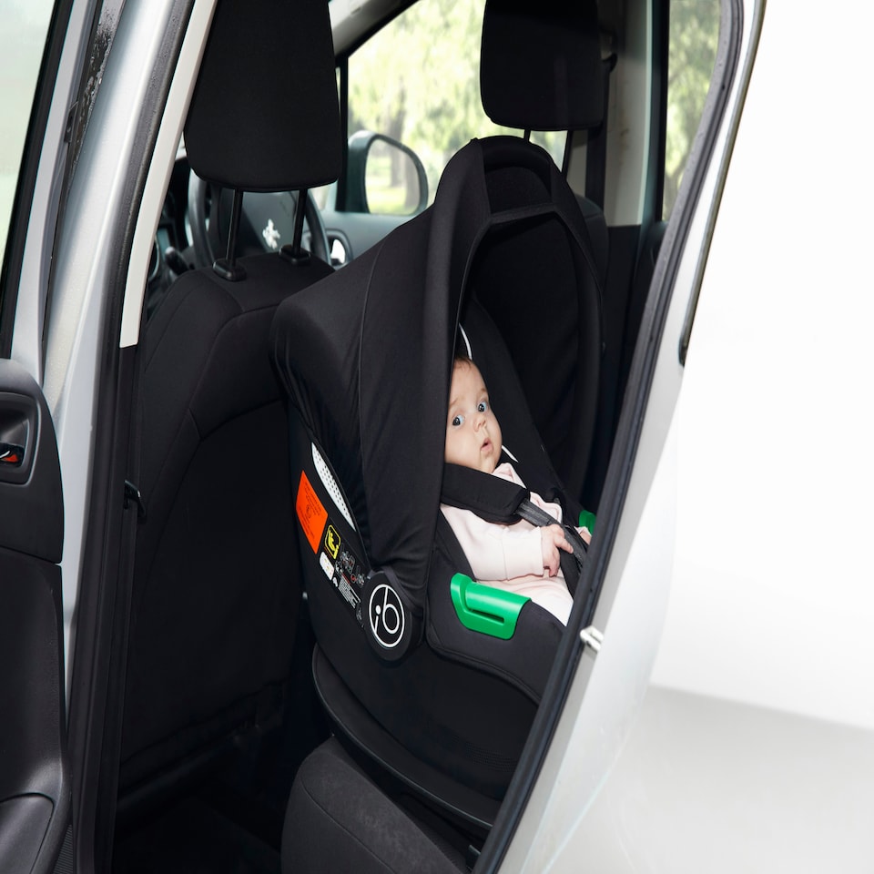 image 1 of Cirrus i-Size Car Seat and ISOFIX Base - R129 Safety Standard, Side-Impact Protection, Lightweight (3.3kg), One-Hand Adjustable Headrest, UPF 50+ Hood