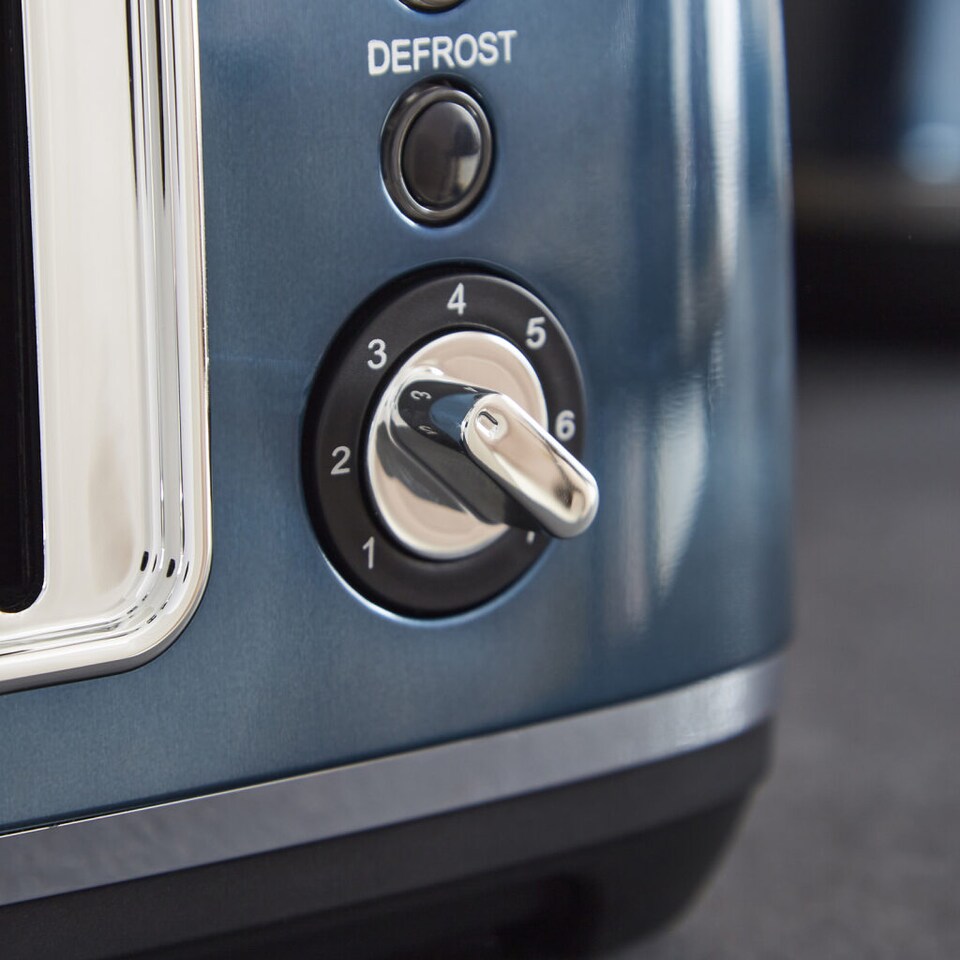 image 1 of MORPHY RICHARDS ACCENTS 4 SLICE TOASTER BLUE