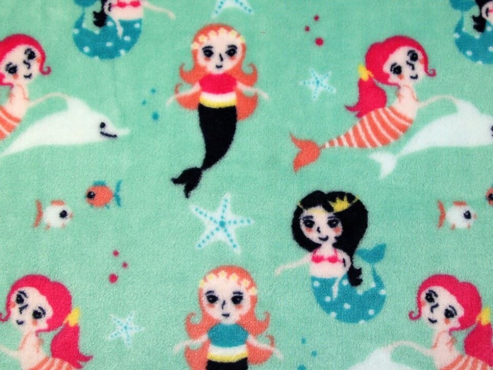 Green Plush Cuddle Fleece Fabric for Dressmaking, Toy Making, 145cm / 57" Wide - per metre