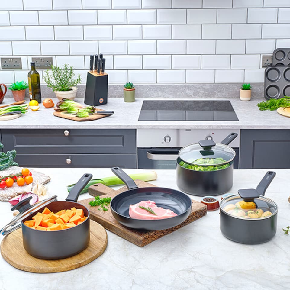 image 1 of Stoven Noir 16cm Non-Stick Saucepan with Lid