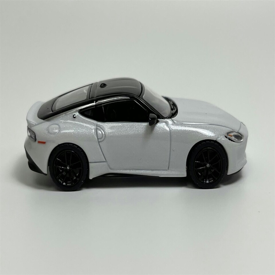image 1 of Nissan Z Performance 2023 Everest White LHD 1:64 Scale Mini GT MGT00599L