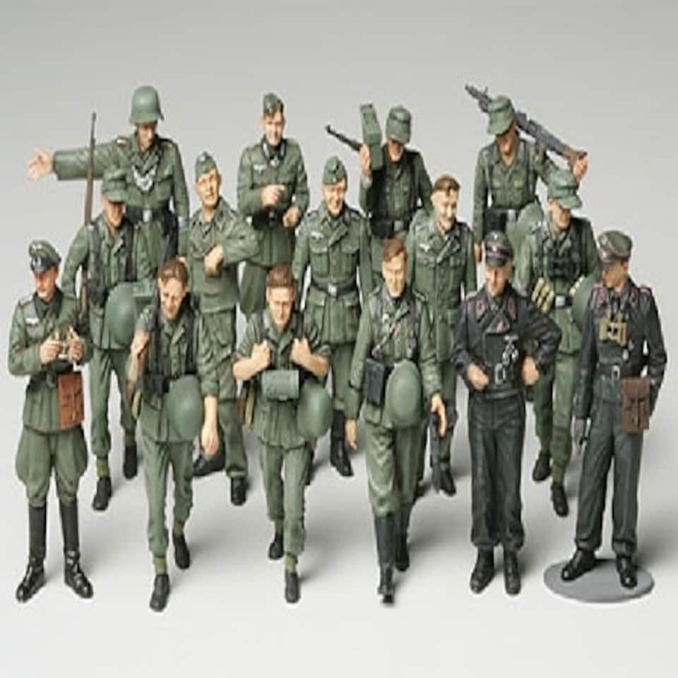 Tamiya German WWII Infantry on Manouevres (1:48 Scale)
