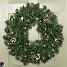 60cm Snow King Fir Hanging Christmas Wreath with Pinecones and 200 Tips in Green
