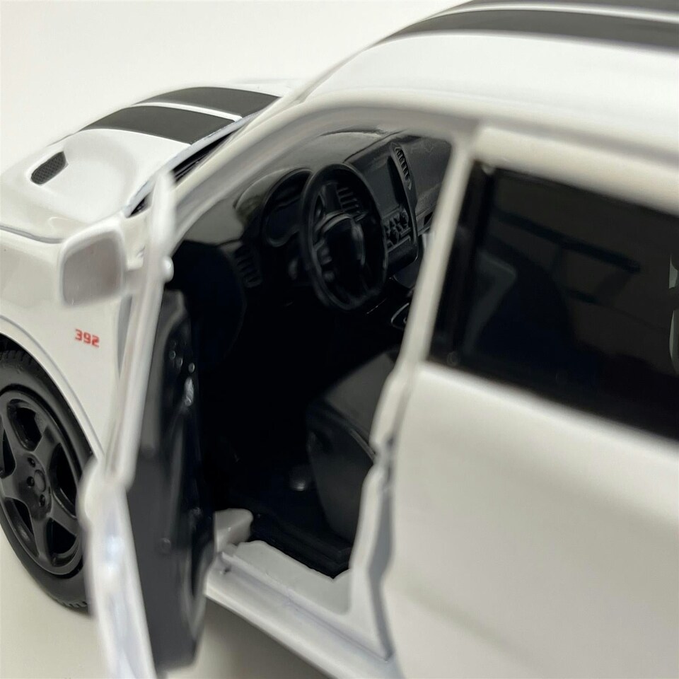 image 1 of Dodge Durango SRT White LHD 1:32 Scale Light & Sound Tayumo 32145021