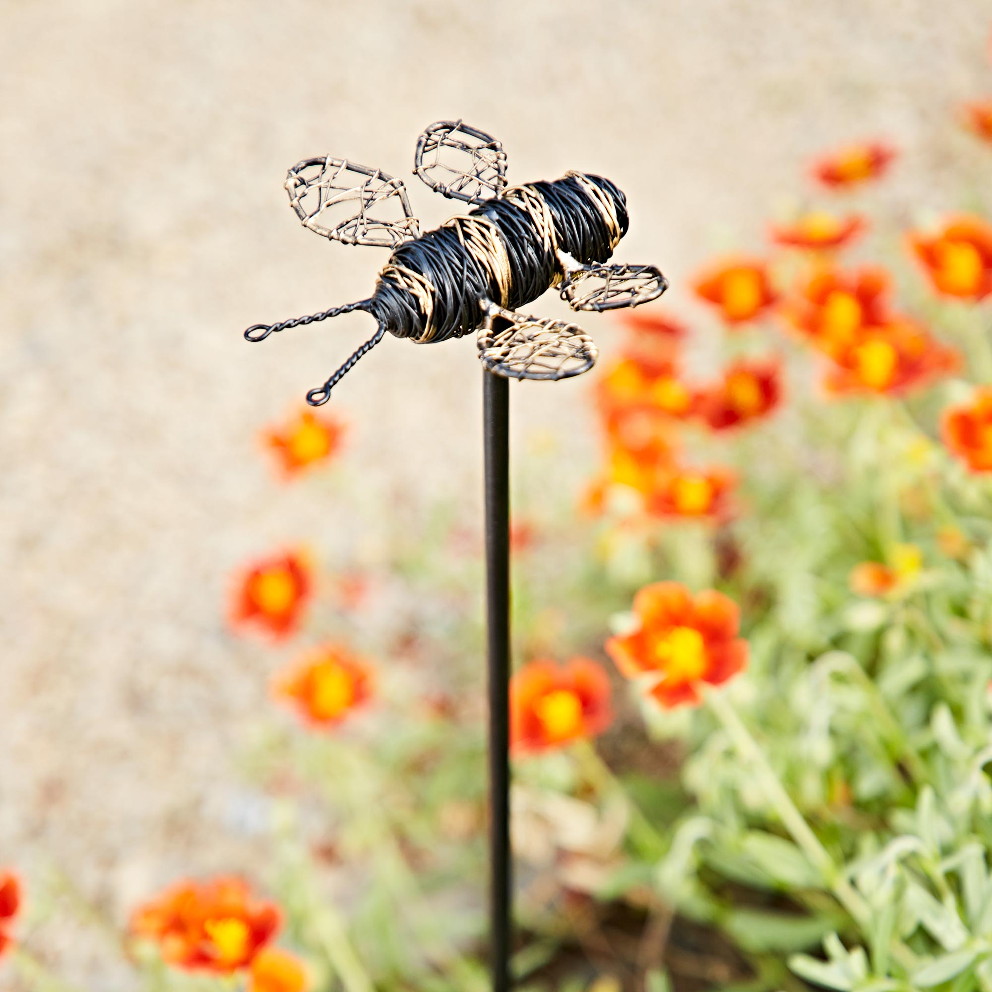 Paper High Metal Bee Garden Stake in Black