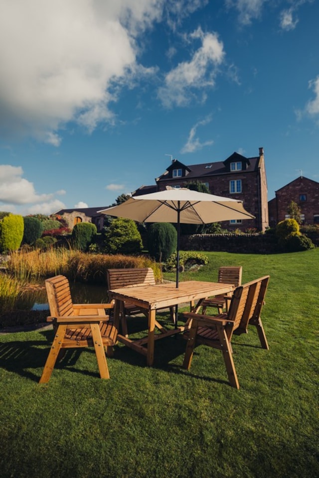 image 1 of Valley 6 Seater Set 2XC 2XB - Timber - L220 x W330 x H95 cm - Garden Furniture - Minimal Assembly Required