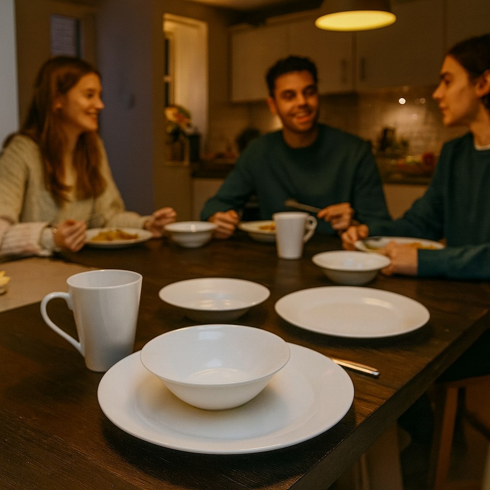 image 1 of Argon Tableware 16 Piece Classic White Dinner Set – Porcelain Set with 4 Dinner Plates, 4 Side Plates, 4 Bowls & 4 Mugs Microwave & Dishwasher Safe