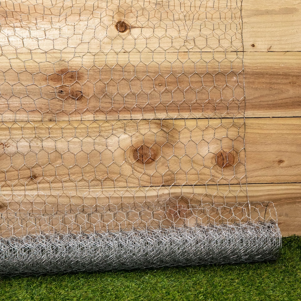 image 1 of 5m x 0.9m x 25mm Galvanised Chicken Wire Garden Netting / Fencing
