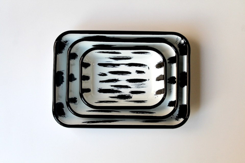 image 1 of Stripe Collection Enamel Rectangular Set - 21 cm (W) x 14 cm (D) x 4 cm (H)