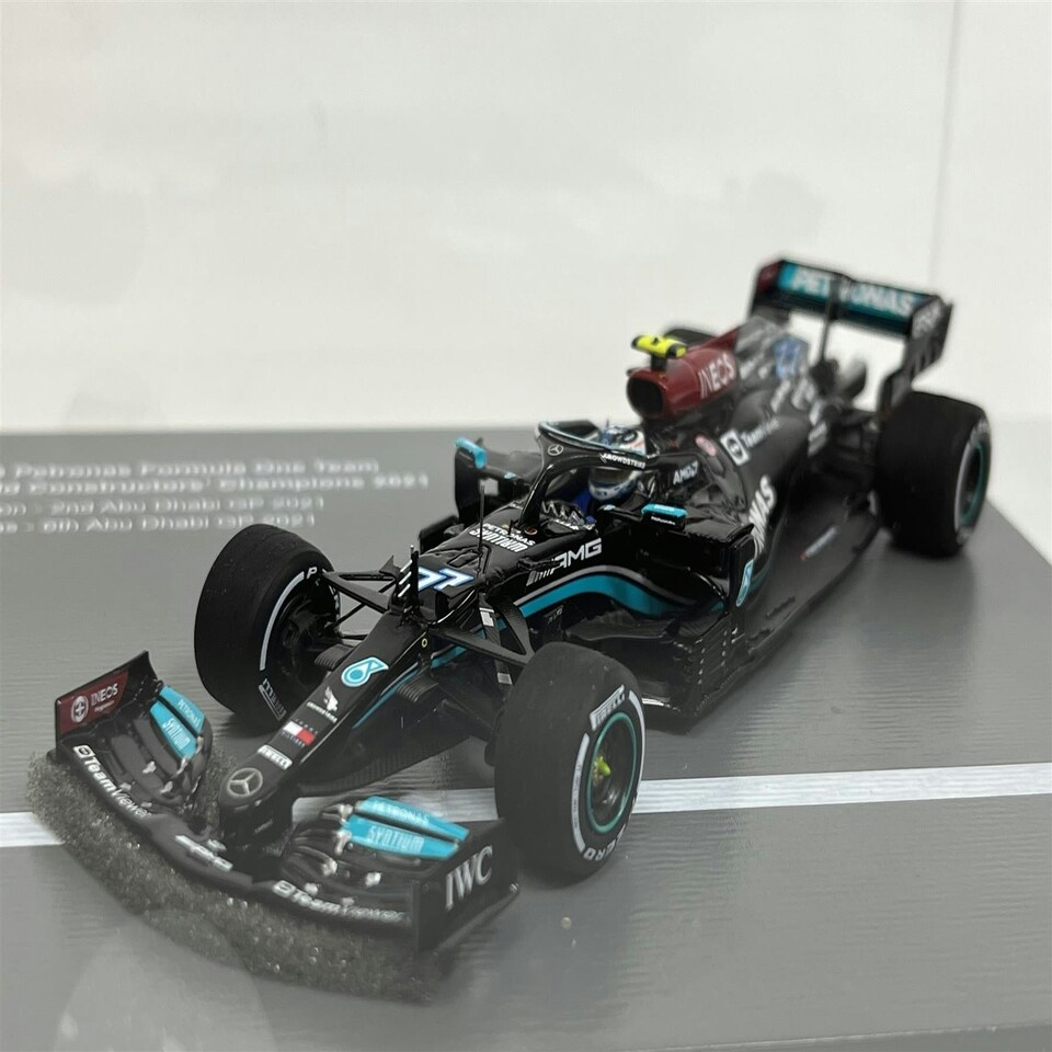 image 1 of Lewis Hamilton and Valtteri Bottas Mercedes F1 World Constructors Champions 2021 1:43 Spark S7860