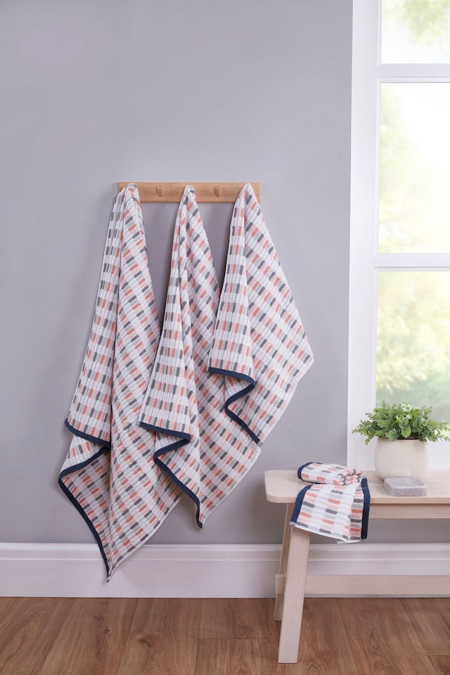 image 1 of Santa Cruz Pure Cotton Face Cloth Towels Set Of 4 | Pink | Face cloth | 4