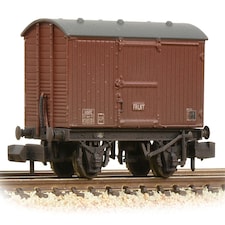 Graham Farish 12t Ventilated Fruit Van BR Late Bauxite Weathered