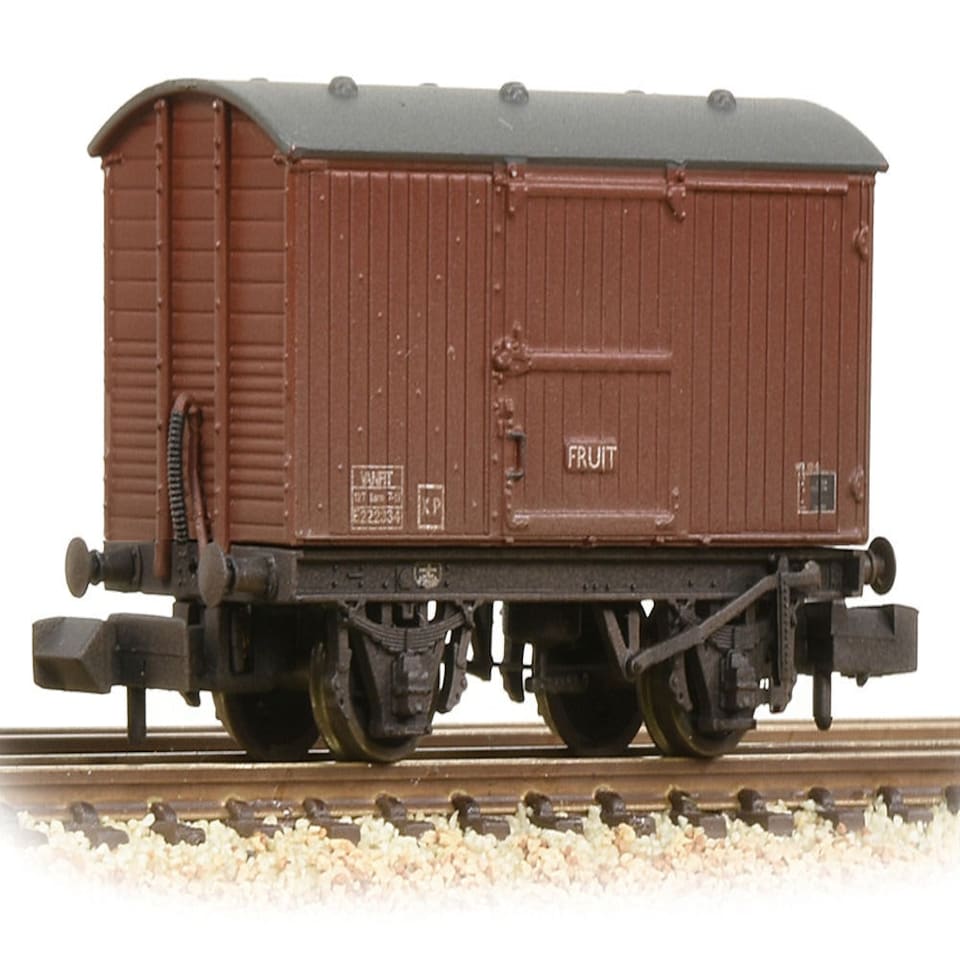 Graham Farish 12t Ventilated Fruit Van BR Late Bauxite Weathered
