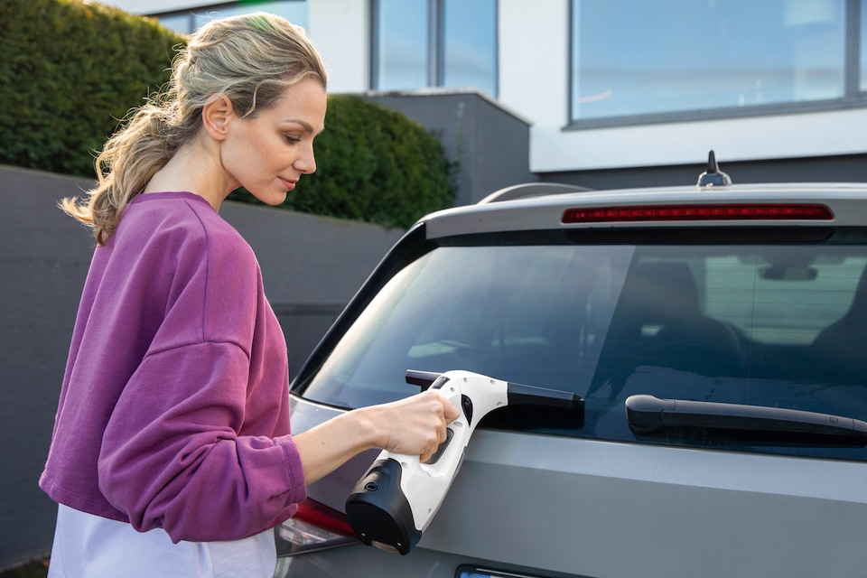 image 1 of Kärcher WV 2 Window Vac