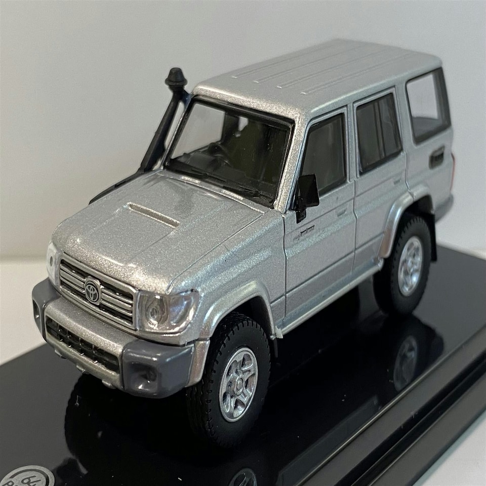 image 1 of Toyota Land Cruiser 76 Silver Pearl 1:64 Scale Paragon 65312R