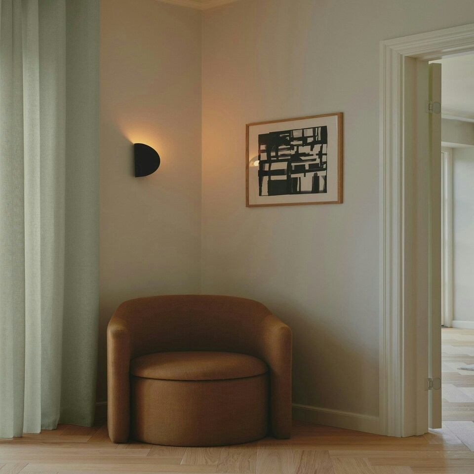 image 1 of Model 2110 | Wall light | Black Black | Black