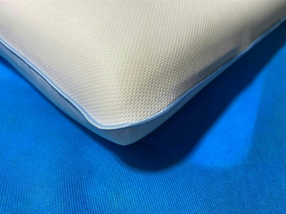 image 1 of Memory Foam Cool Gel Pillow 40x60cm | White