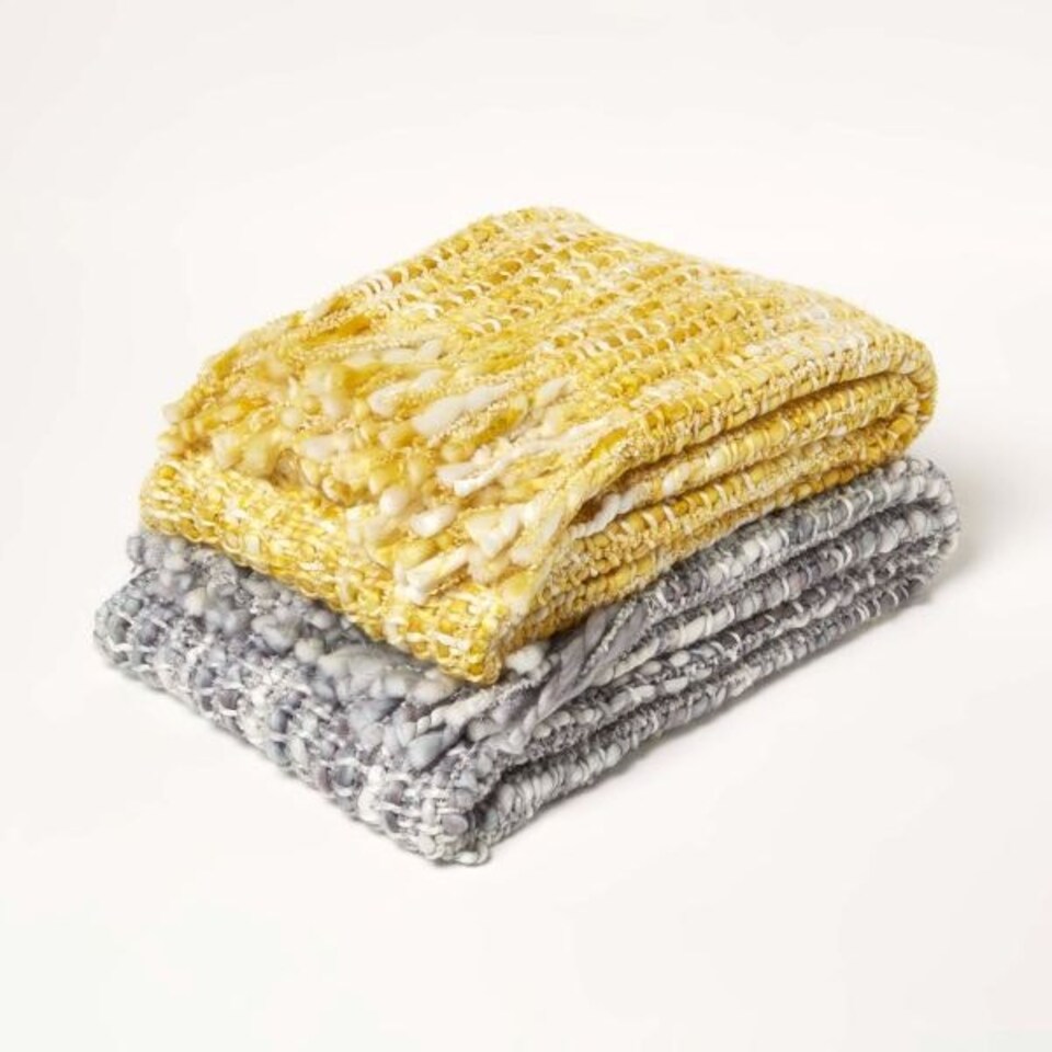 image 1 of Homescapes Ophelia Soft Yellow Throw with Tassels - 125 x 150 cm Yellow