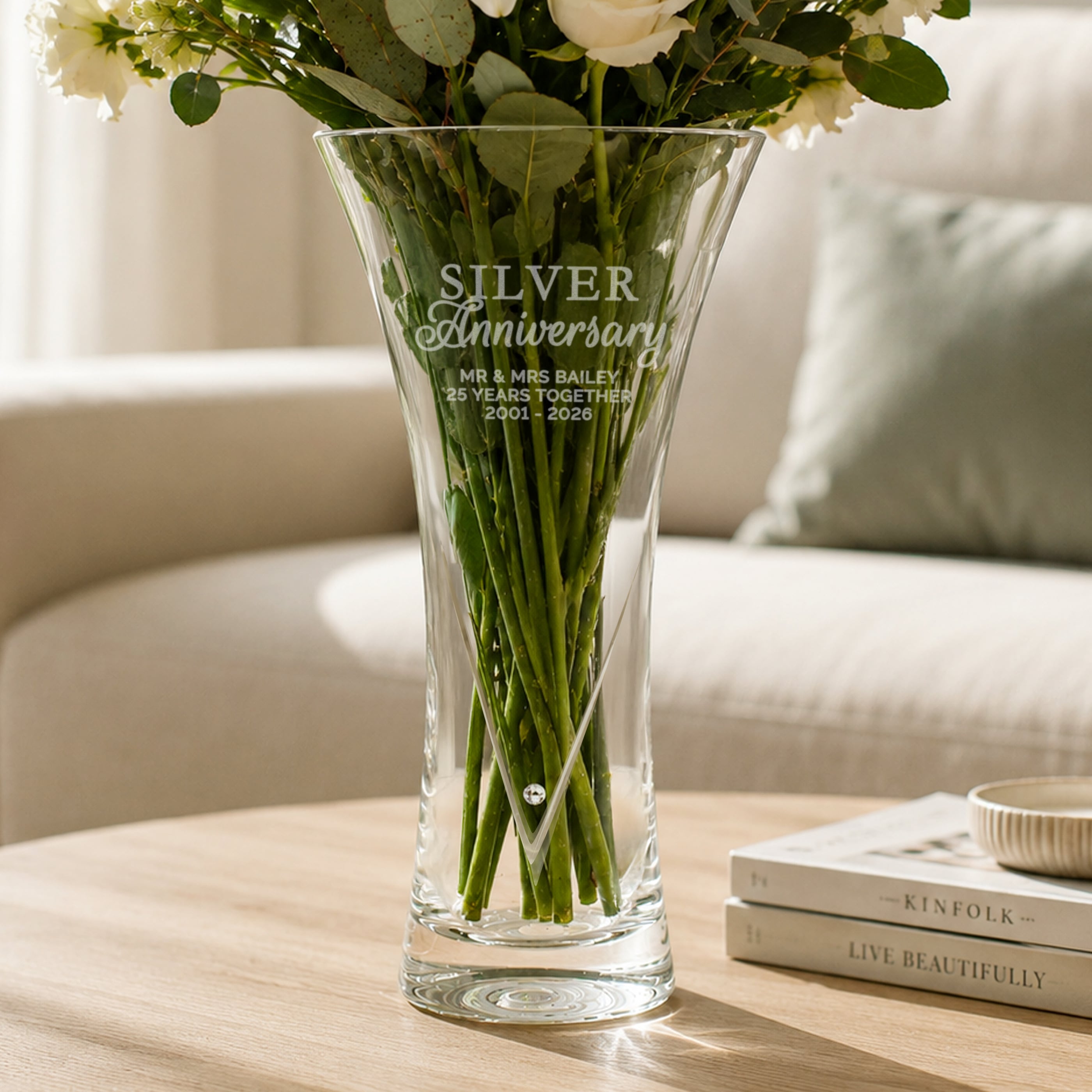 Personalised Memento Company Personalised Silver Anniversary Large Hand Cut Diamond Effect Heart Vase in Clear