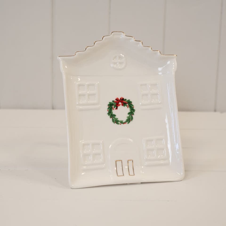 image 1 of Satchville Cosy Christmas House Plate