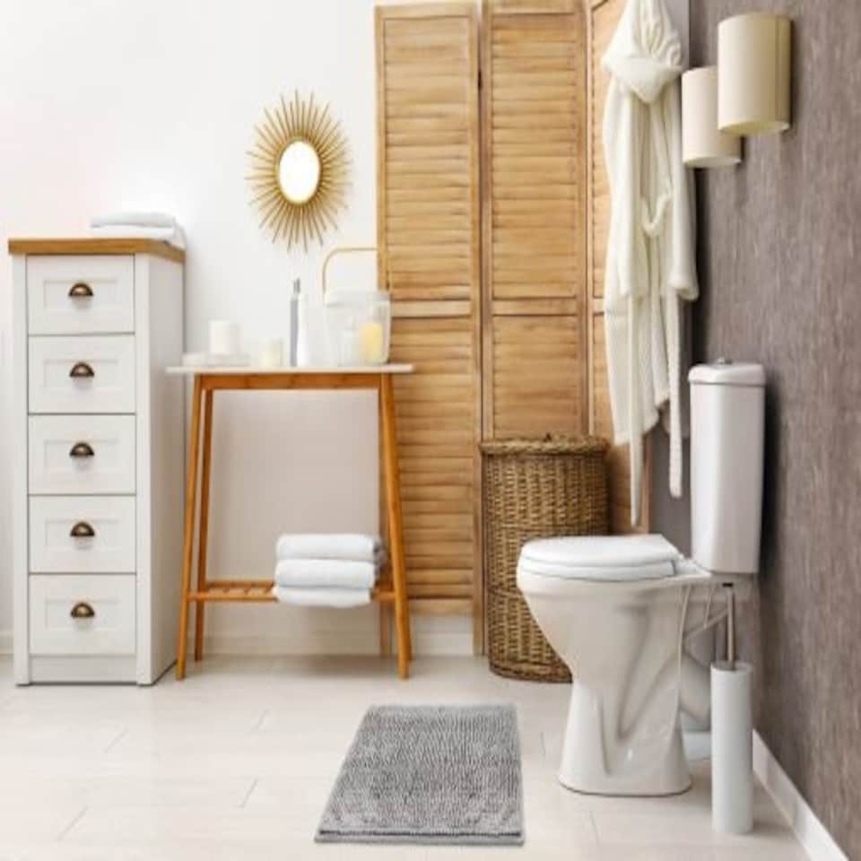 image 1 of Marlow Collection Soft Touch Non-Slip Bathroom Rug in Silver (45cm x 75cm)