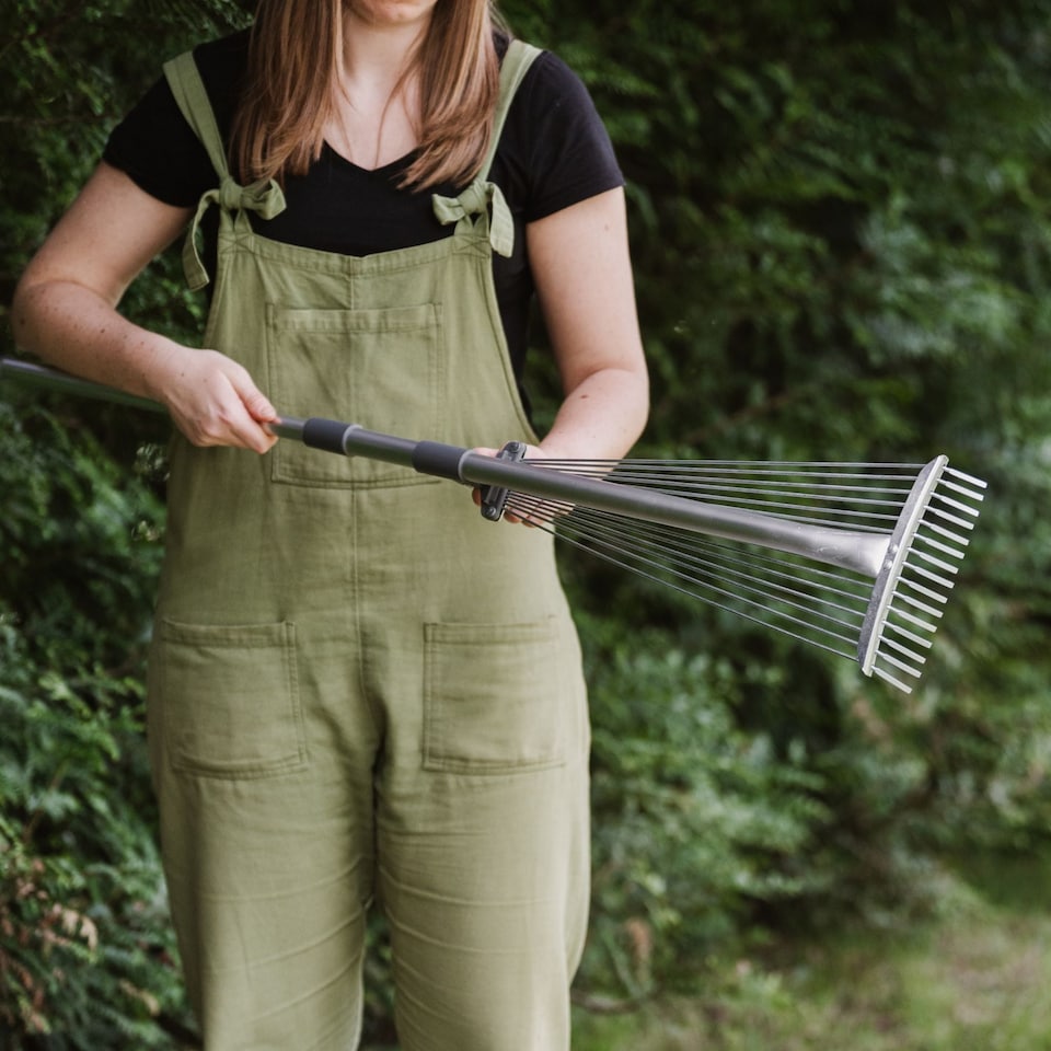 image 1 of Kent & Stowe Expanding Lawn Rake