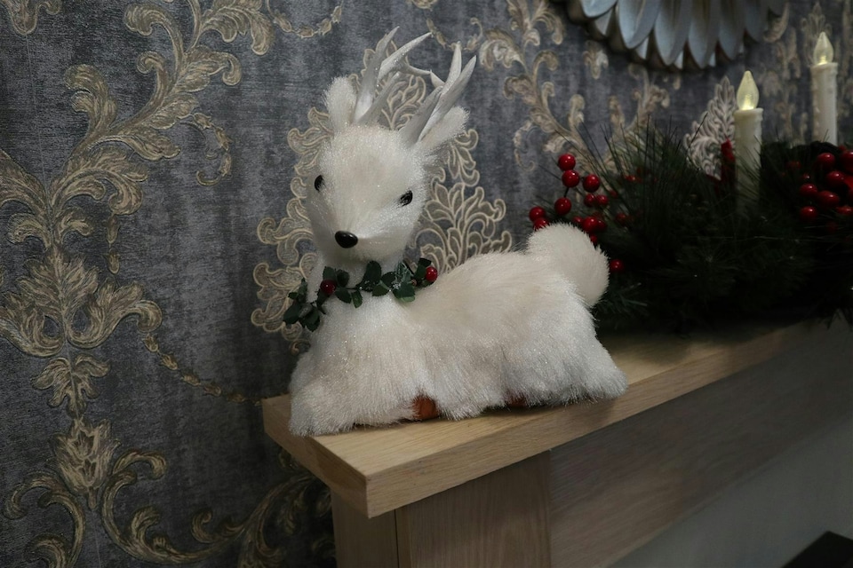 image 1 of 25cm Christmas Tabletop Decorated with Pines Berries Showpieces decoration, White Lying Deer