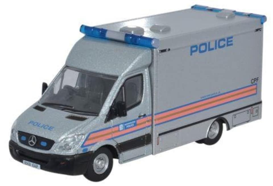 Oxford Diecast Mercedes Ambulance Explosives Ordnance Disposal Met Police