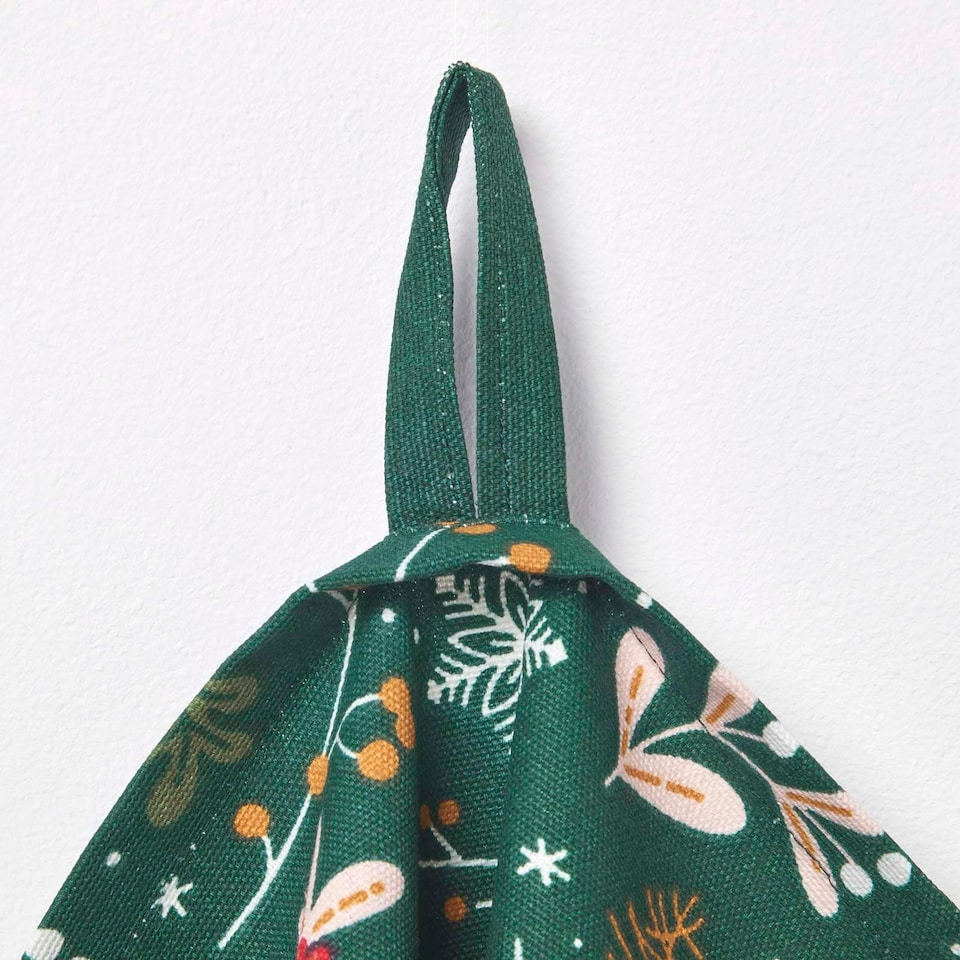 image 1 of Homescapes Festive Forest Green Set of 3 Christmas Tea Towels Green
