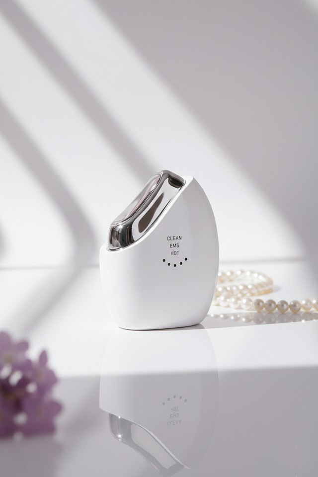 image 1 of Erth Skin London Advanced Led Youth Glow Ems Sculptor